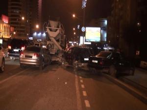 В Алматы Hyundai собрал в ДТП три автомобиля 