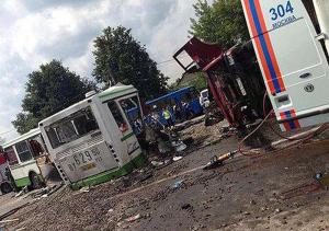 Грузовик протаранил автобус с детьми в Эквадоре, шесть погибли и 58 ранены