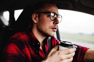 В Израиле решили бороться с авариями на ночных дорогах дешевым кофе для водителей