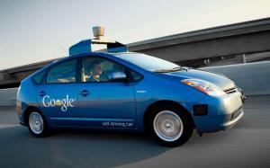 Google обучает самоуправляемые автомобили более агрессивной езде