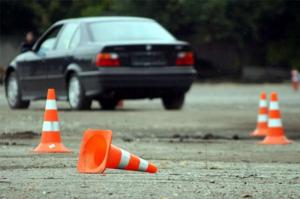 Автолюбители Китая смогут получать права без обучения у инструктора