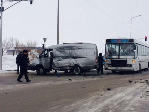 В Караганде произошло ДТП с участием автобуса