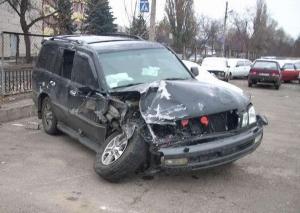 На мосту в Бресте Lexus врезался в маршрутку с пассажирами