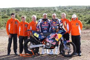 Команда KTM подготовилась к ралли-марафону Дакар 2015 (видео)