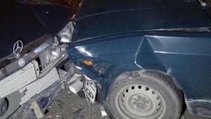 Три авто столкнулись на перекрестке в Кокшетау, два пешехода пострадали