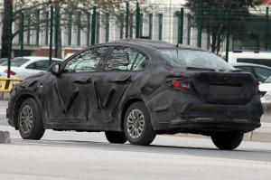 Шпионские снимки Fiat Linea 2016 года 
