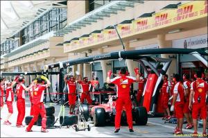 Стюарды не стали наказывать Ferrari и Феттеля