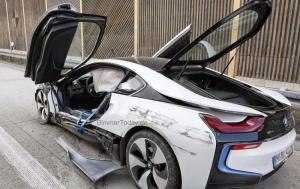 В Германии в аварию попал гибридный спорткар BMW i8 