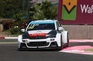 Иван Мюллер выиграл второй заезд WTCC в Марокко, Джеймс Томпсон принёс Lada первые очки