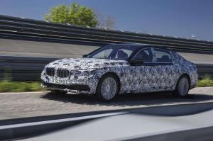 Официальные снимки BMW 7-Series 2016 года в камуфляже 