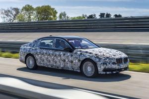 Официальные снимки BMW 7-Series 2016 года в камуфляже 