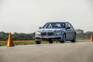 Официальные снимки BMW 7-Series 2016 года в камуфляже 