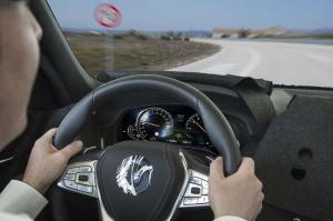 Официальные снимки BMW 7-Series 2016 года в камуфляже 