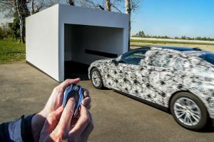 Официальные снимки BMW 7-Series 2016 года в камуфляже 