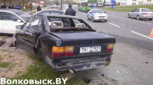 В Волковыске бесправник на BMW протаранил 3 автомобиля 