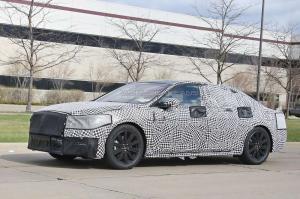 Шпионские снимки Lincoln Continental 2017 года 