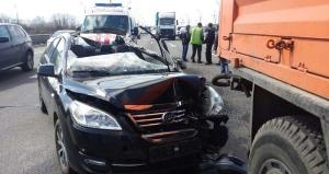 На МКАД Lifan врезался в МАЗ дорожников: пострадал водитель легковушки
