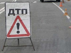 В Могилевской области бесправник на BMW врезался в дерево и погиб