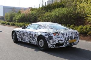 Шпионские снимки Aston Martin DB11 2017 года 