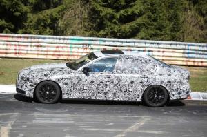 Шпионские снимки BMW 5-Series 2017 года 