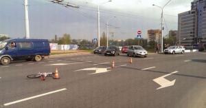 В Минске Mitsubishi сбил велосипедиста который ехал по переходу 