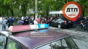 В Киеве Skoda протаранила остановку с детьми 