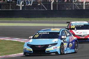 Рикард Рюделль пропустит этап WTCC в Венгрии