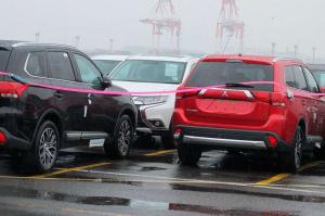 В сети появились фотографии обновленного кроссовера Mitsubishi Outlander