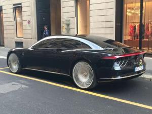 Italdesign Giugiaro GEA на улице в Милане 
