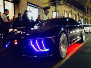 Italdesign Giugiaro GEA на улице в Милане 