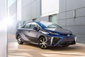 Toyota Mirai появится в США летом