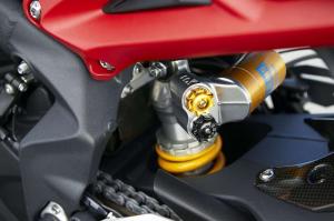 Мотоциклы Triumph Speed Triple R и Daytona 675R отзываются из-за проблем с амортизатором Ohlins