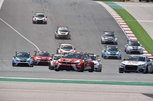 Ники Тим принёс Audi первую победу в TCR