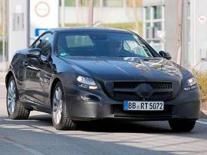 Новинка Mercedes-Benz SLC порадует автолюбителей в декабре