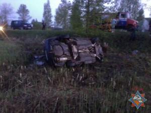 В Витебской области Volkswagen вылетел в кювет и опрокинулся: потребовалась помощь спасателей 