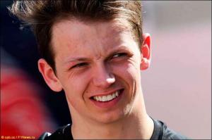 В Force India изменили график работы гонщиков