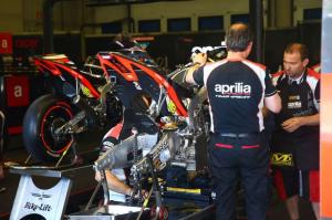 Aprilia не привезет в Ле-Ман бесшовную коробку передач