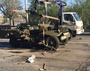 В массовом ДТП уничтожен участвующий в параде ретрокар