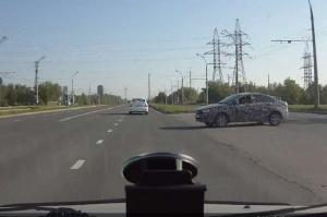 В Сеть попало видео с дорожных тестов Lada Vesta