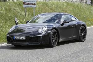 Новейшая модель Porsche 911 появилась без прикрытия