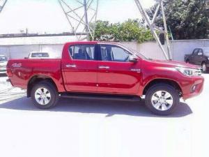 Первые снимки Toyota Hilux 2016 года 