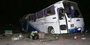 ДТП в Винницкой области: автобус слетел с дороги и опрокинулся - погибли трое