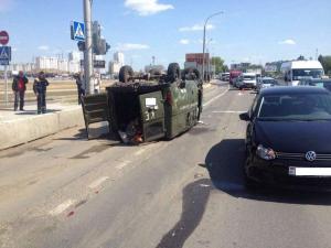 В Минске УАЗ протаранил два автомобиля после чего опрокинулся 
