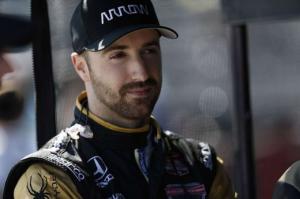 IndyCar: Слаженная работа бригады безопасности спасла Хинчклиффу жизнь