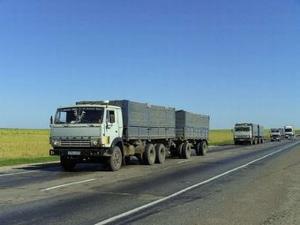 Движение большегрузов по дорогам Хакасии ограничат летом в жаркую погоду