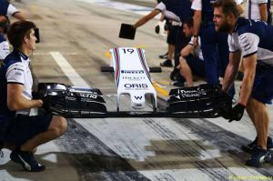 FIA изменила требования к жесткости передних крыльев