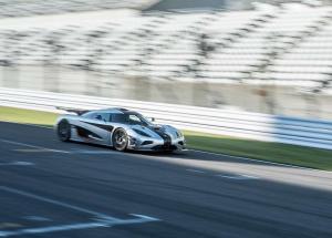 Гиперкар Koenigsegg One:1 установил рекорд автодрома Сузука