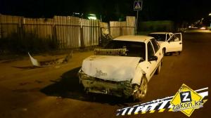 Неосмотрительность водителя Honda при развороте закончилась аварией в Алматы 