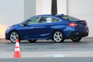 Шпионские снимки Chevrolet Cruze 2016 года 