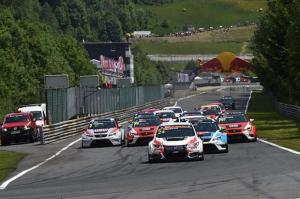 Кевин Глисон выиграл первую гонку TCR в Австрии